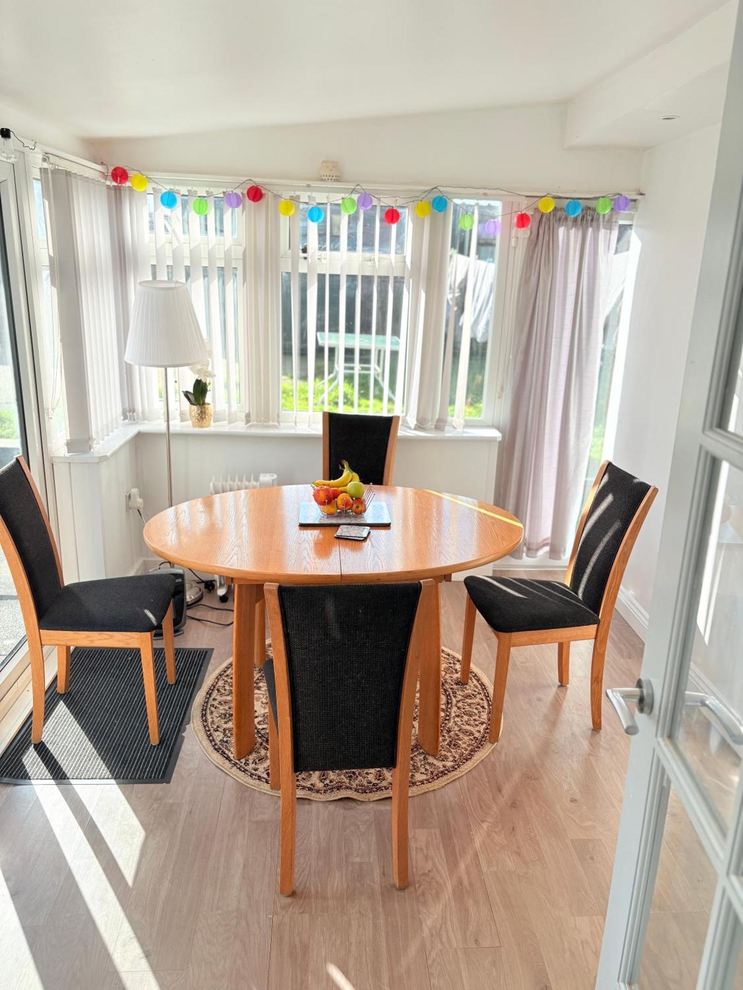 Luton Lodge - Newly Renovated Ideal For Short Stay, Close To Airport Train Station, Free Parking Off Street , Luxury Comfort In Low Price Exterior photo